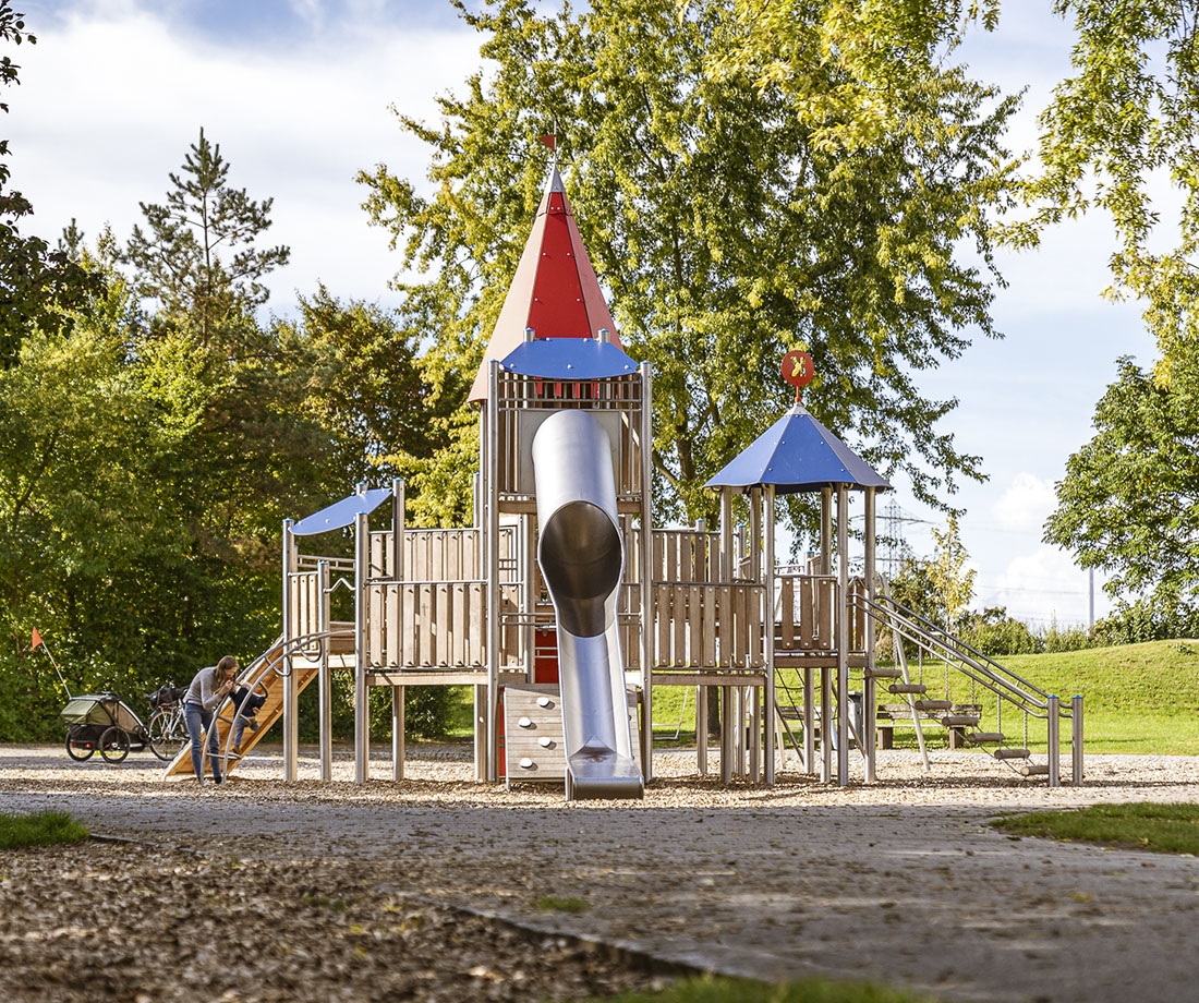 Baumschnitt, Baumpflege, Garten, Gärtner, Galabau, Landschaftsbau, Mannheim, Heidelberg, Pflasterarbeiten, Vorgarten, automatische Beregnungsanlage, Bewässerungstechnik, Gartenbewässerungssystem, Rollrasen, Tröpfchenbewässerung. Baumpflanzung