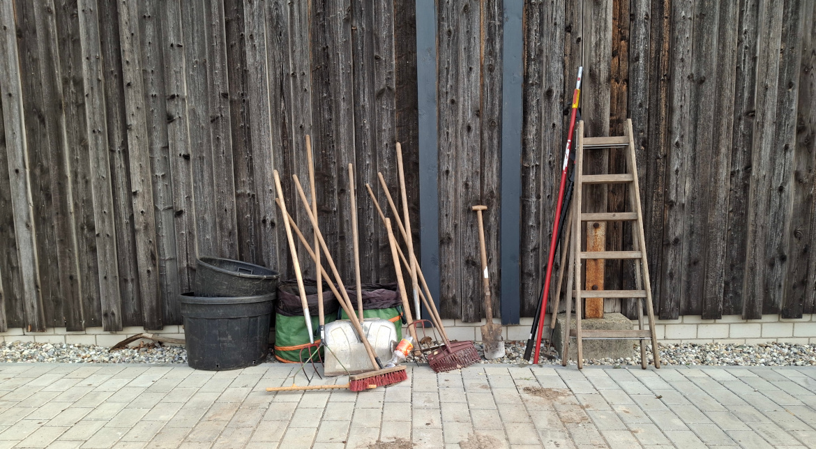 Gartenpflege in Mannheim mit professionellem Werkzeug